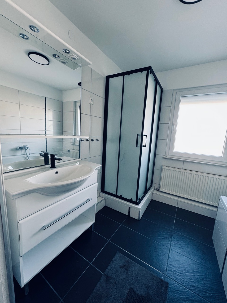 69dd7ce6-abc5-46fb-8794-324902c11e59