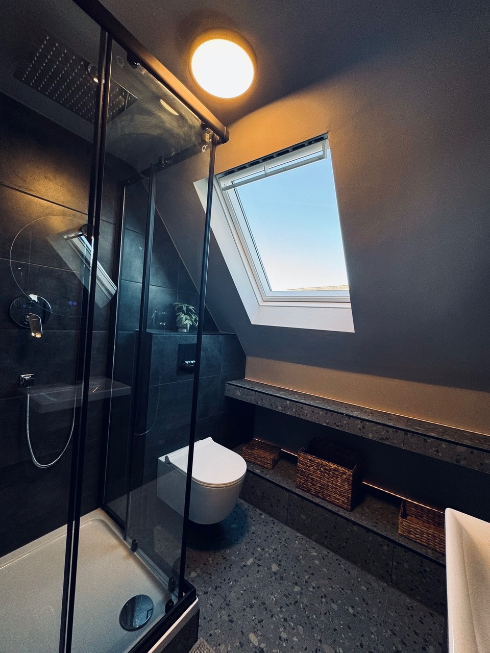 a125726a-6aca-45c5-9ef5-74b66f818ead